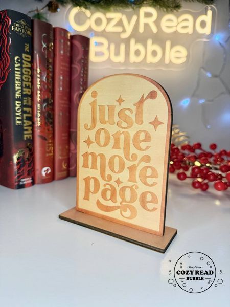 Декоративна табличка "Just one more page" 836 фото